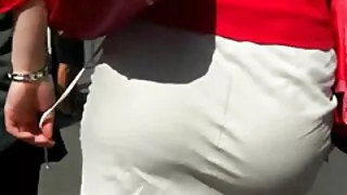 Après s'être film amateur x francais échauffé avec un gode, le Japonais Mahiru donne une bonne tête pour jouir