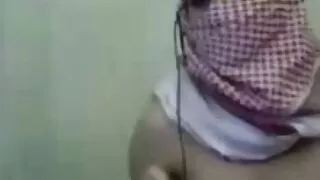 Dumpy salope anal baisée son copain de butin avec une énorme bite en plastique dur film porno amateur belge