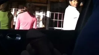 une ado brune douce souffle une énorme bite pour film porno amateurs français du jus de sperme