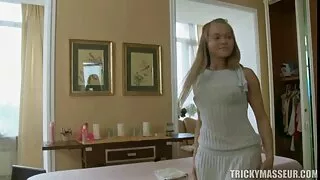 Une masseuse délicate rend Ariana Marie excitée et film amateur x français aime baiser sa fente