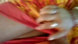 Bombe sexuelle à la peau film porno complet amateur foncée en body résille baisée brutalement