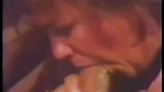 Belle blonde donne une pipe en position film porno amateur français 69