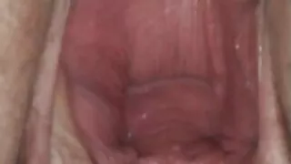 Une prostituée asiatique pâle et laide fait une pipe et film porno francais amateur gratuit chevauche une bite chaude dans une pose de cow-girl