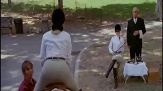 Un vieux film amateur x francais papy allemand lèche et doigte la chatte savoureuse et serrée d'une jeune salope brune