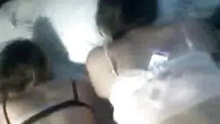 Une ado brune salée chevauche son petit ami style cowgirl film porno amateur français inversé