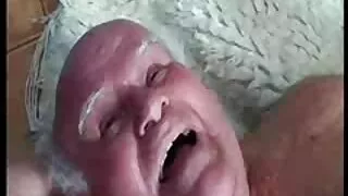 Femme au film francais amateur porno foyer blonde coquine et lubrique Poly fait une pipe incroyable dans la cuisine