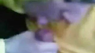 Jolie brune à film x amateur francais la pêche juteuse pisse dans la salle de bain