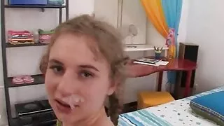 La brune excitée Tony Tigrao en lingerie résille film porno francais amateur gratuit se doigte