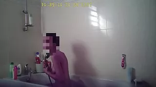 Une salope tatouée potelée se masturbe sur la route film francais amateur porno avec gourmandise