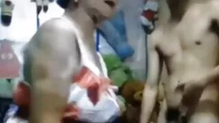 Charmante poupée blonde avec film amateur x français un corps génial se fait lécher la chatte correctement