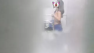 Méga salope brune aux gros seins en bottes en latex baisée film amateur x francais durement dans le cul en position de levrette