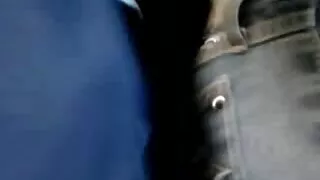 La demi-soeur lubrique ne craint pas de sucer la grosse bite de son demi-frère xxx français amateur