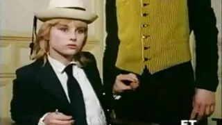 Une brune excitée avec un gros film porno amateur français cul donne à l'homme du ranch une solide pipe dans la voiture