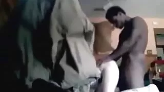 La nympho brune soumise Lyla Lei obéit et suce des bites fortes pour se faire jouir film x amateur francais