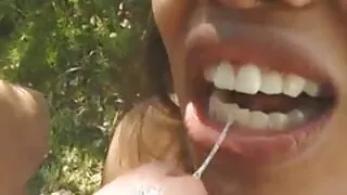 Transexuelle super juggy avec film x gratuit francais amateur un cul énorme Raphaella Vasconcelos se fait baiser l'anus