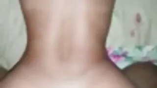 une poupée asiatique vigoureuse film porno amateur francais gratuit fait plaisir à son inconnu avec une pipe torride