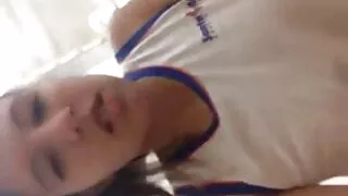 Mamie video xxx amateur francais fringante Dorothy donne une tête avec sa bouche édentée