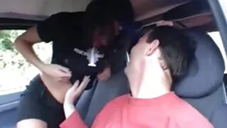 une fille asiatique bbw lubrique fait équipe dans un trio torride entre deux hommes et une femme film porno français amateur
